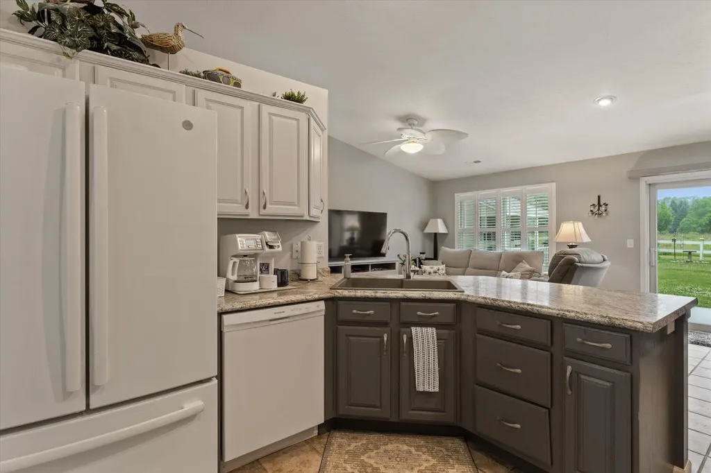 22710 Diamond Cove Street Lagrange Township MI 49031