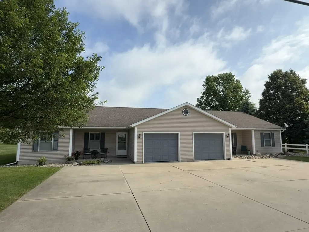 22710 Diamond Cove Street Lagrange Township MI 49031