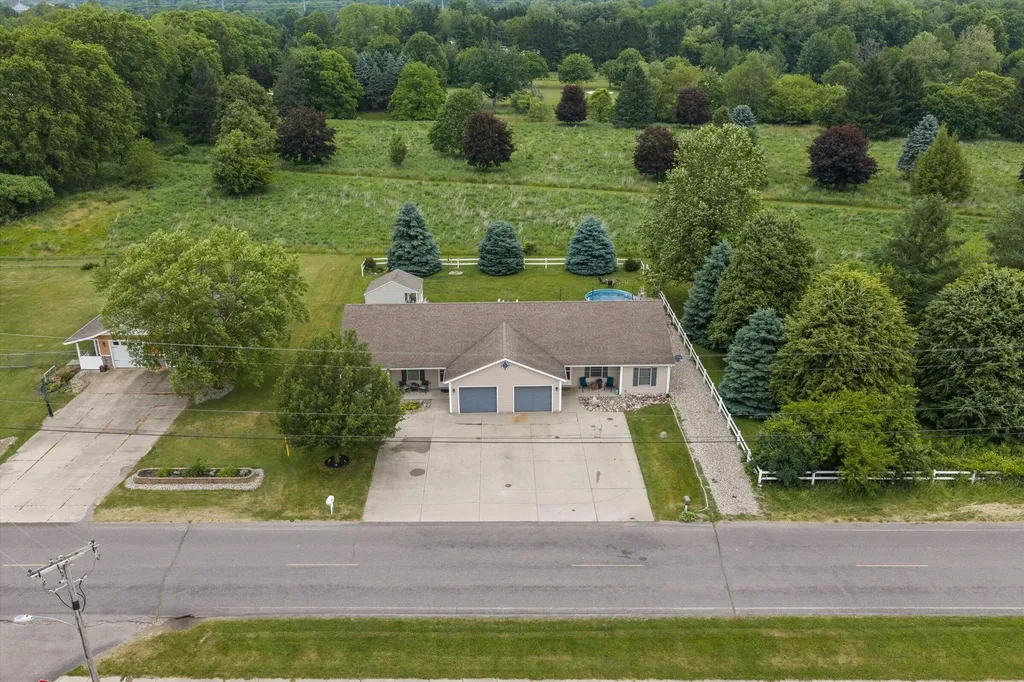 22710 Diamond Cove Street Lagrange Township MI 49031