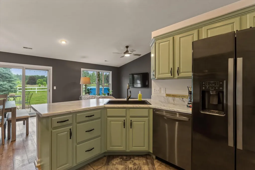 22710 Diamond Cove Street Lagrange Township MI 49031