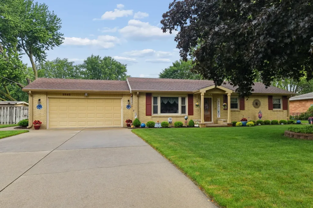 5565 Mohican Drive Lincoln Charter Township MI 49127