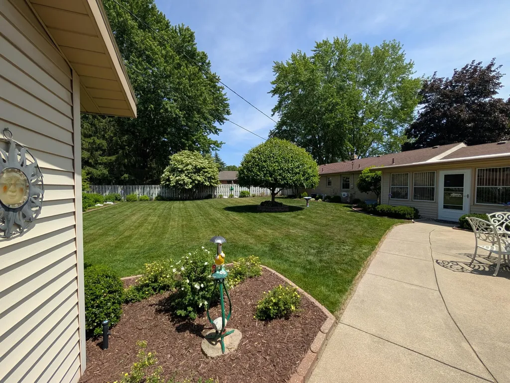5565 Mohican Drive Lincoln Charter Township MI 49127