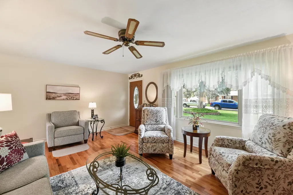 5565 Mohican Drive Lincoln Charter Township MI 49127