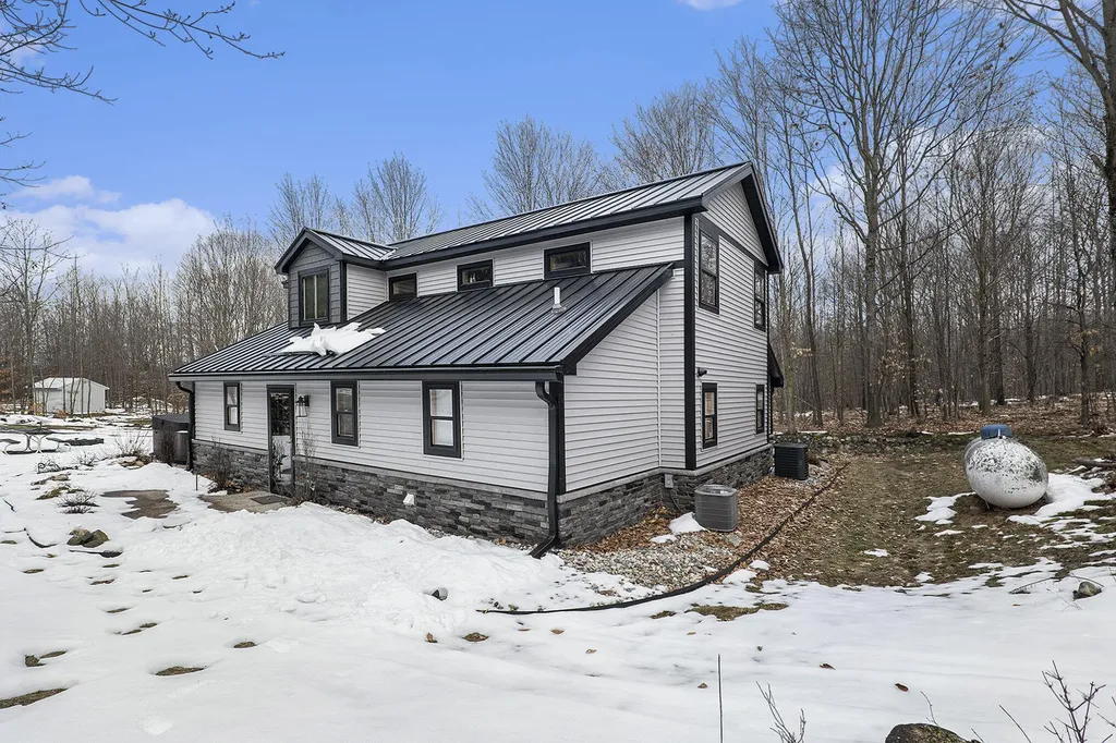8851 E 8 Mile Road Dover Township MI 49656
