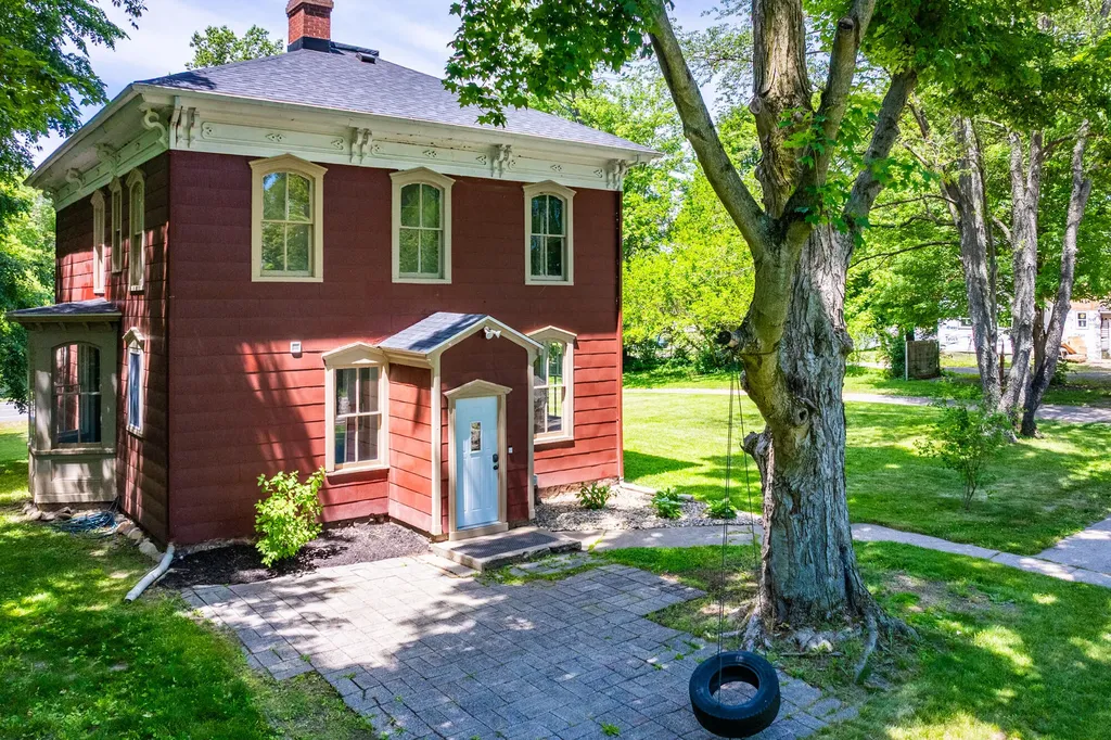 434 N Broadway Street Cassopolis Village MI 49031