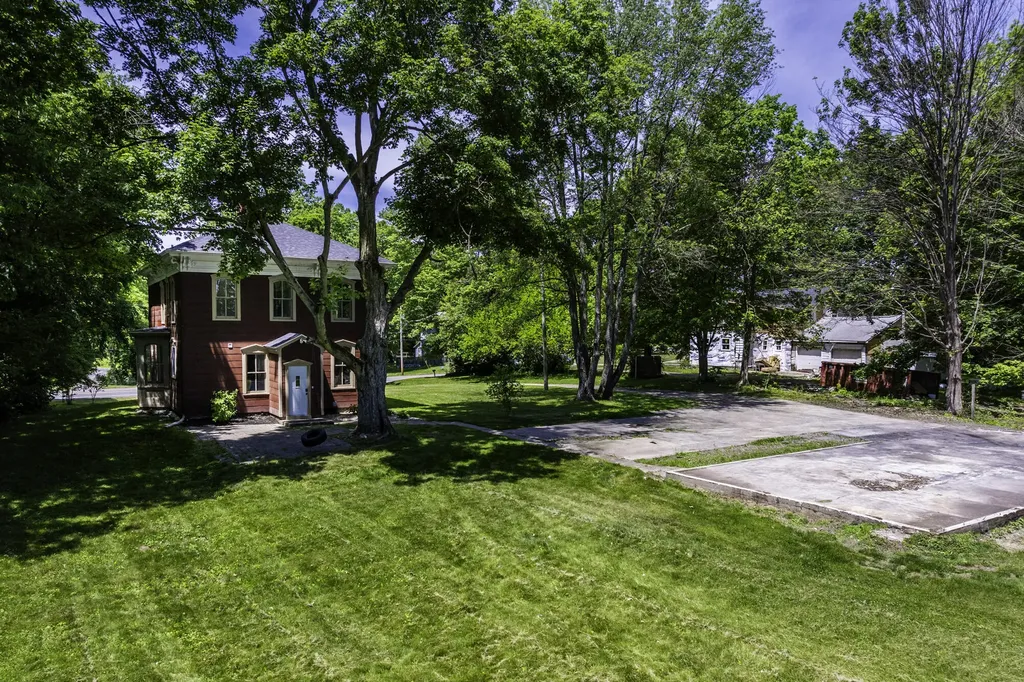 434 N Broadway Street Cassopolis Village MI 49031