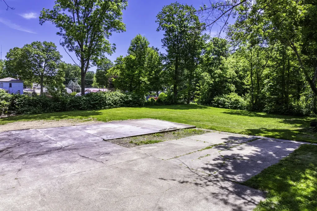 434 N Broadway Street Cassopolis Village MI 49031