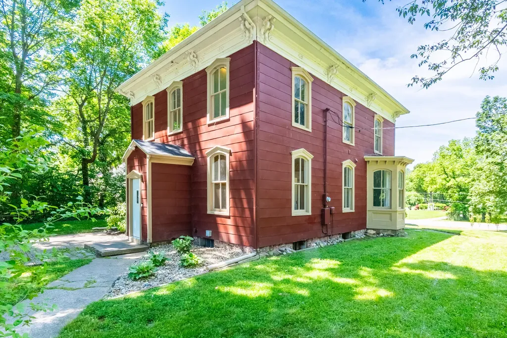 434 N Broadway Street Cassopolis Village MI 49031
