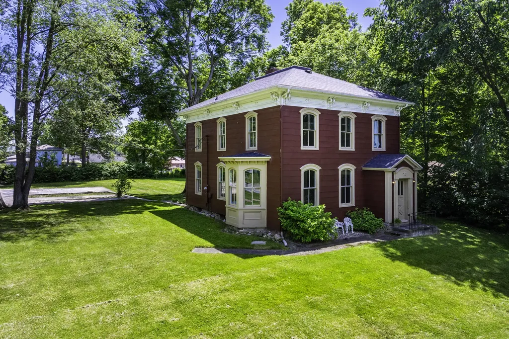 434 N Broadway Street Cassopolis Village MI 49031