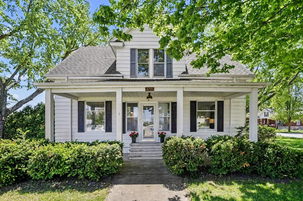 1368 W Lemon Creek Baroda Village MI 49101