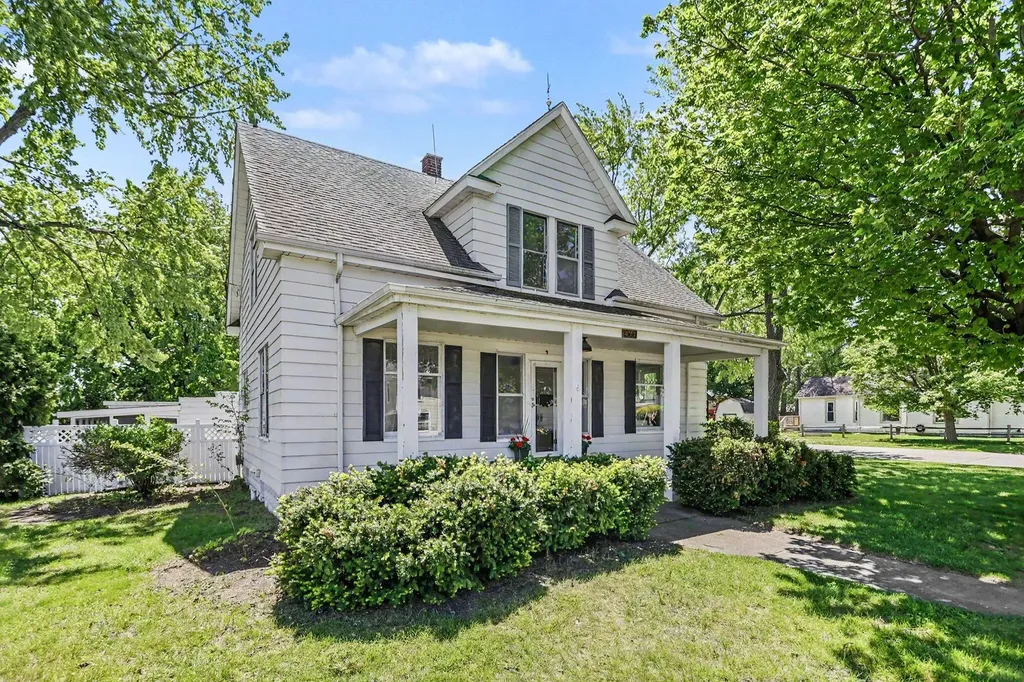 1368 W Lemon Creek Baroda Village MI 49101