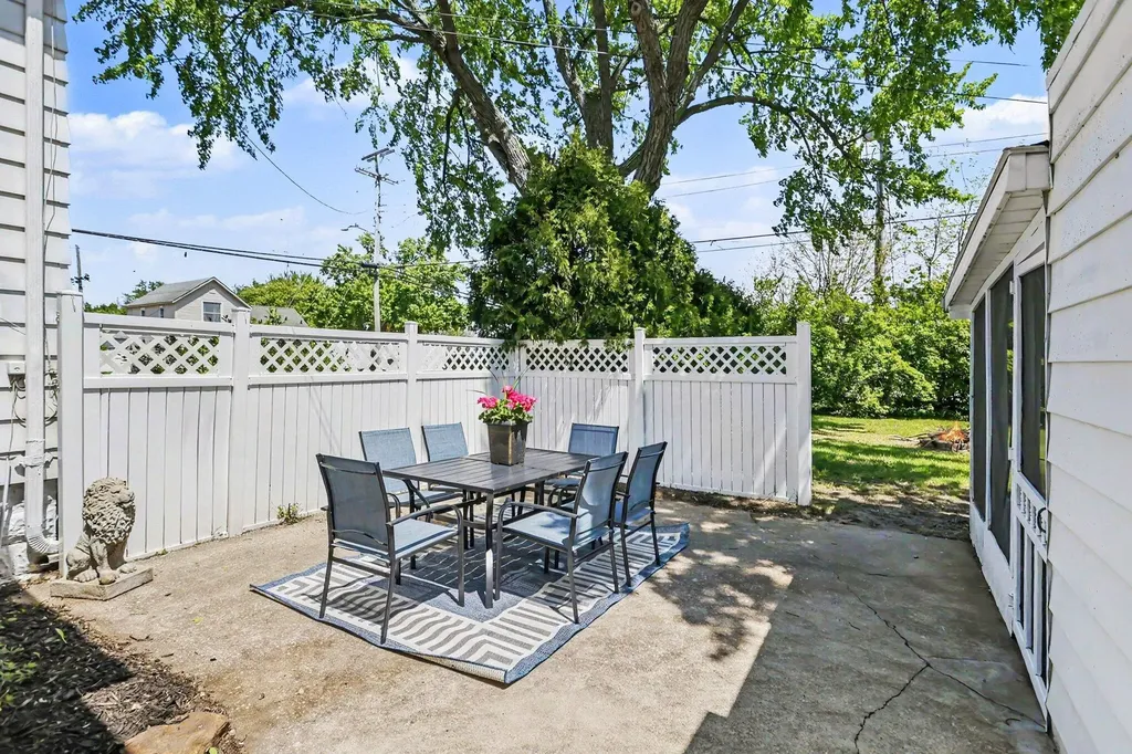 1368 W Lemon Creek Baroda Village MI 49101