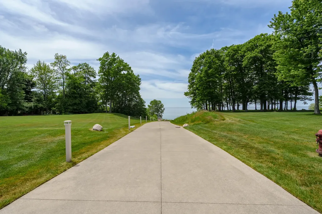 7179 Windcliff Drive Casco Township MI 49090