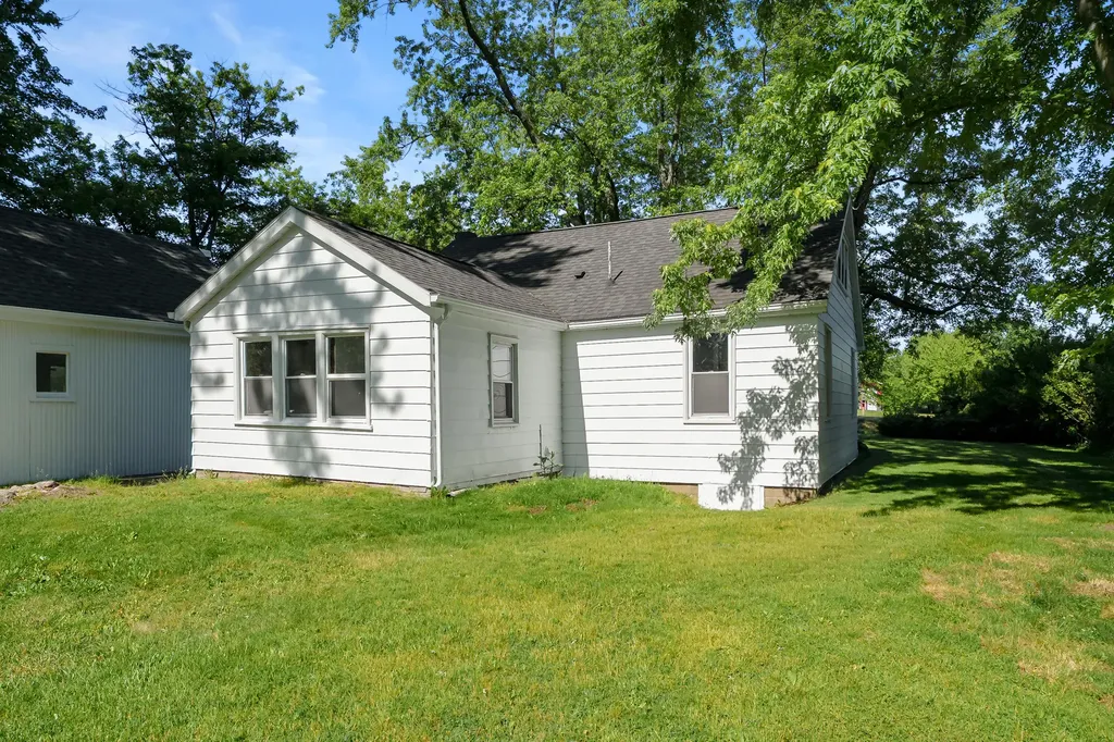 10561 Baldwin Road Lake Charter Township MI 49106
