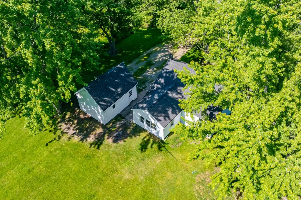 10561 Baldwin Road Lake Charter Township MI 49106