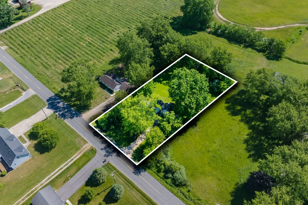 10561 Baldwin Road Lake Charter Township MI 49106