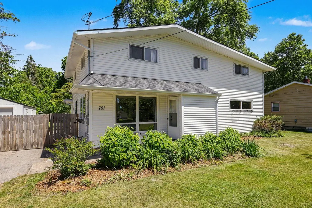 751 Jakway Avenue St. Joseph Charter Township MI 49022