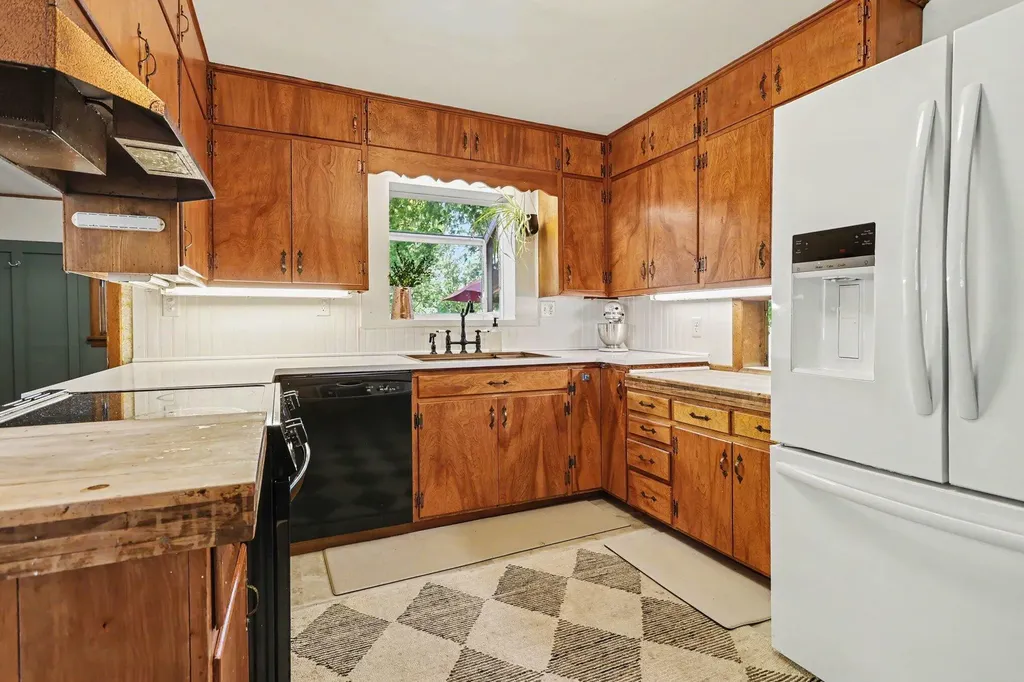 751 Jakway Avenue St. Joseph Charter Township MI 49022