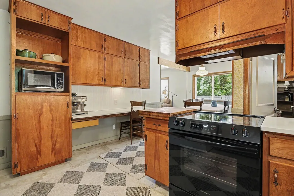 751 Jakway Avenue St. Joseph Charter Township MI 49022