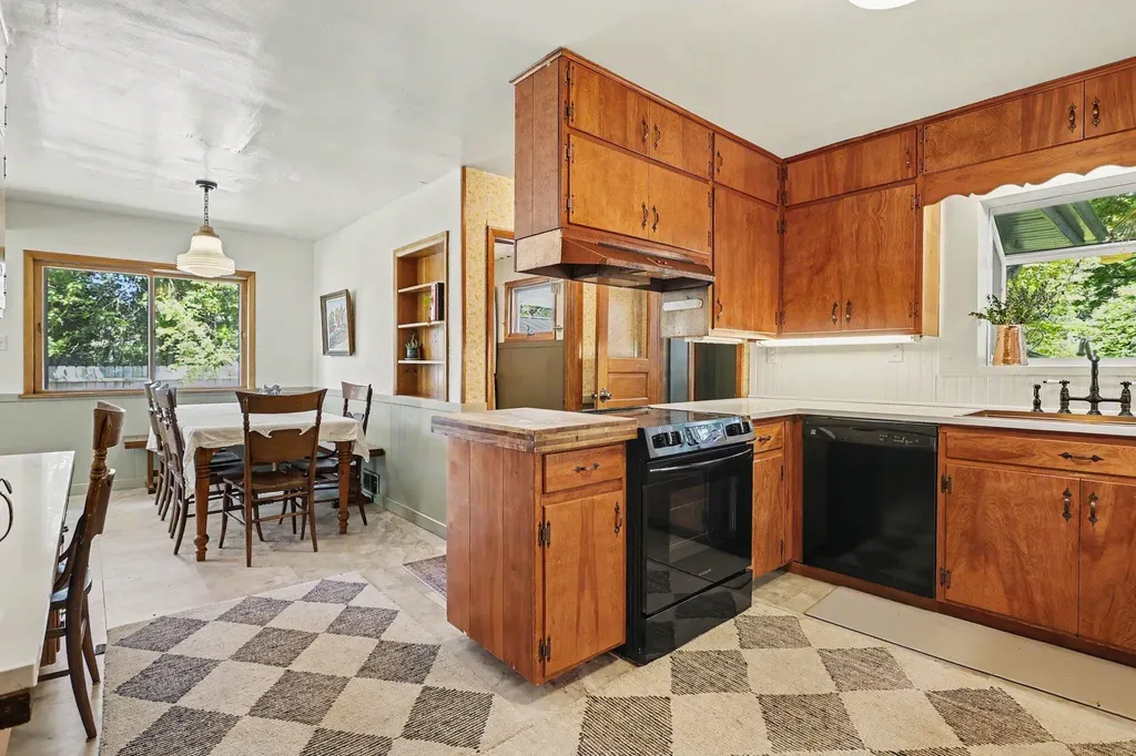 751 Jakway Avenue St. Joseph Charter Township MI 49022