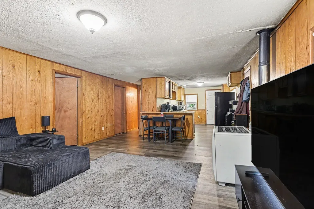 93402 Lee Street Keeler Township MI 49047
