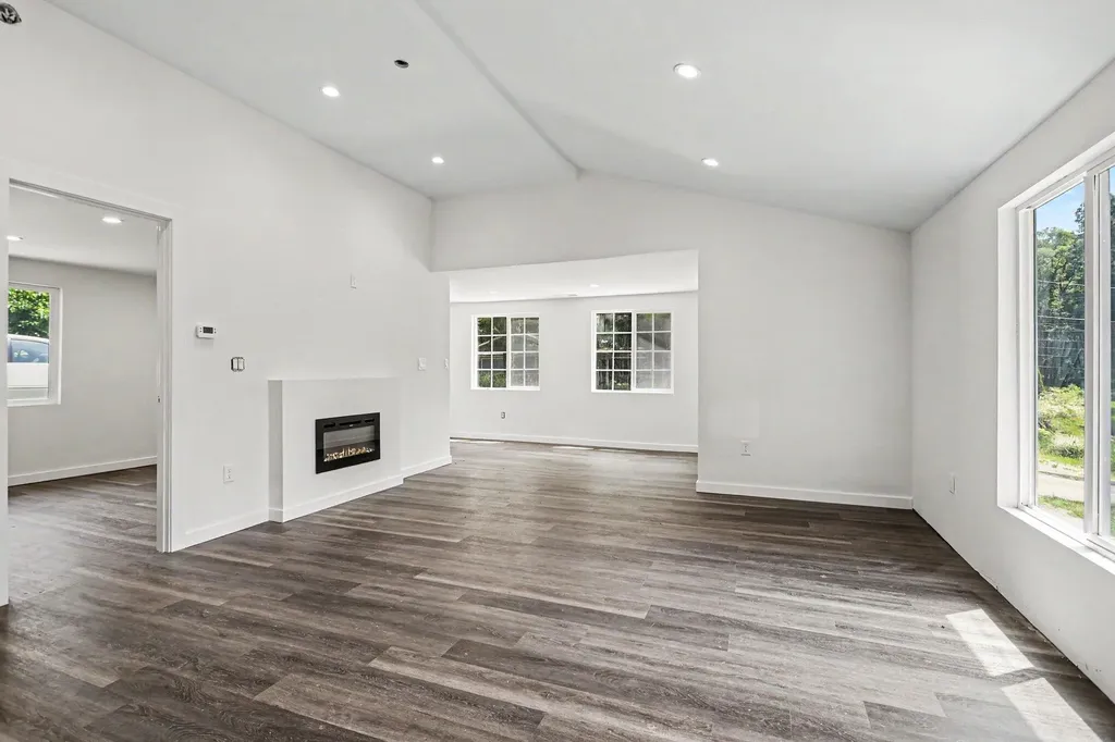 93402 Lee Street Keeler Township MI 49047