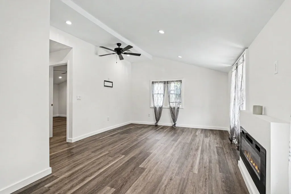 93402 Lee Street Keeler Township MI 49047