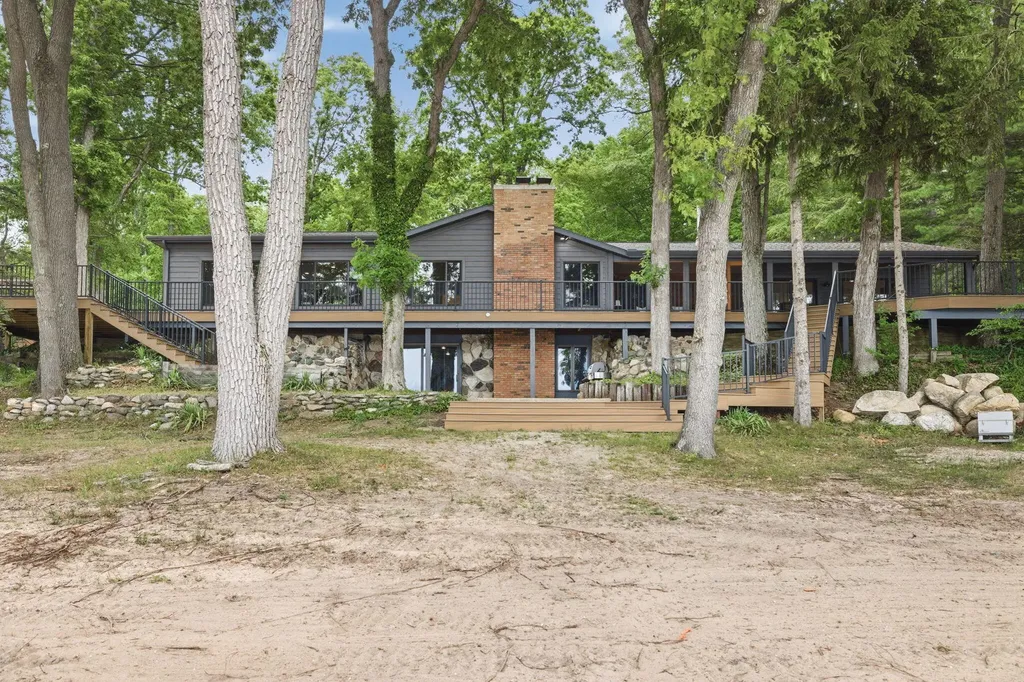 27661 Pine Lake Street Jefferson Township MI 49112