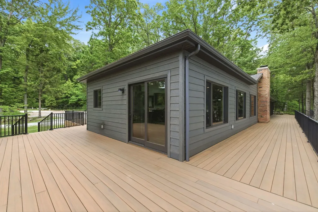 27661 Pine Lake Street Jefferson Township MI 49112