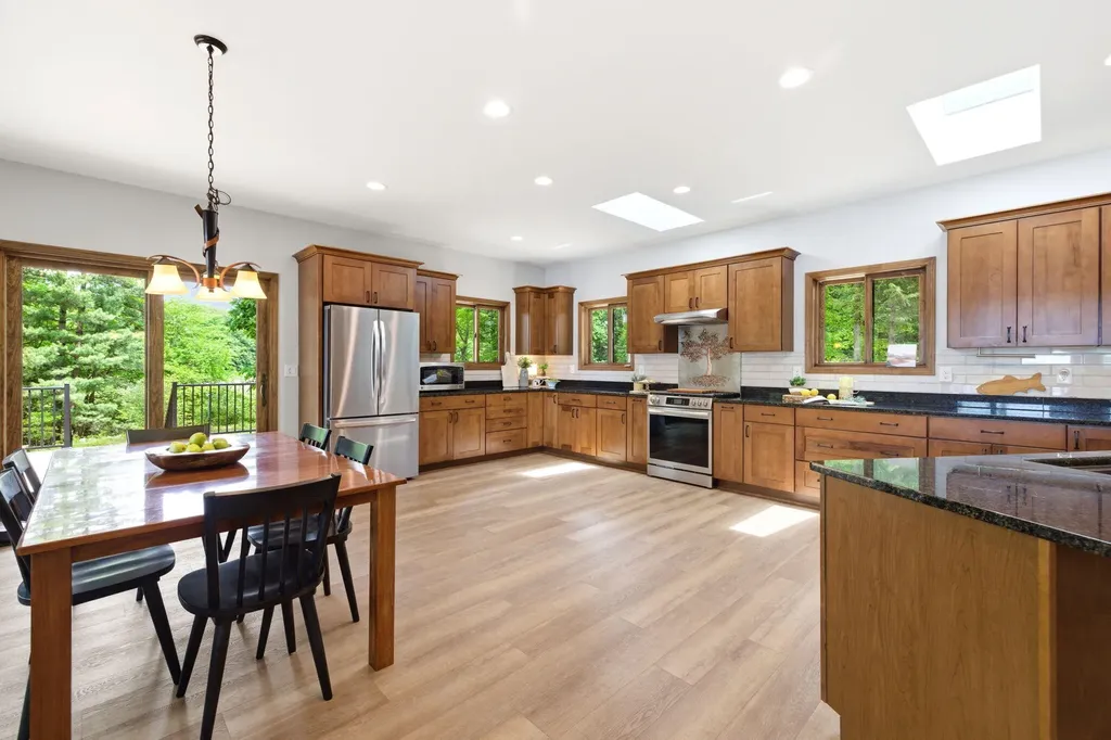 27661 Pine Lake Street Jefferson Township MI 49112