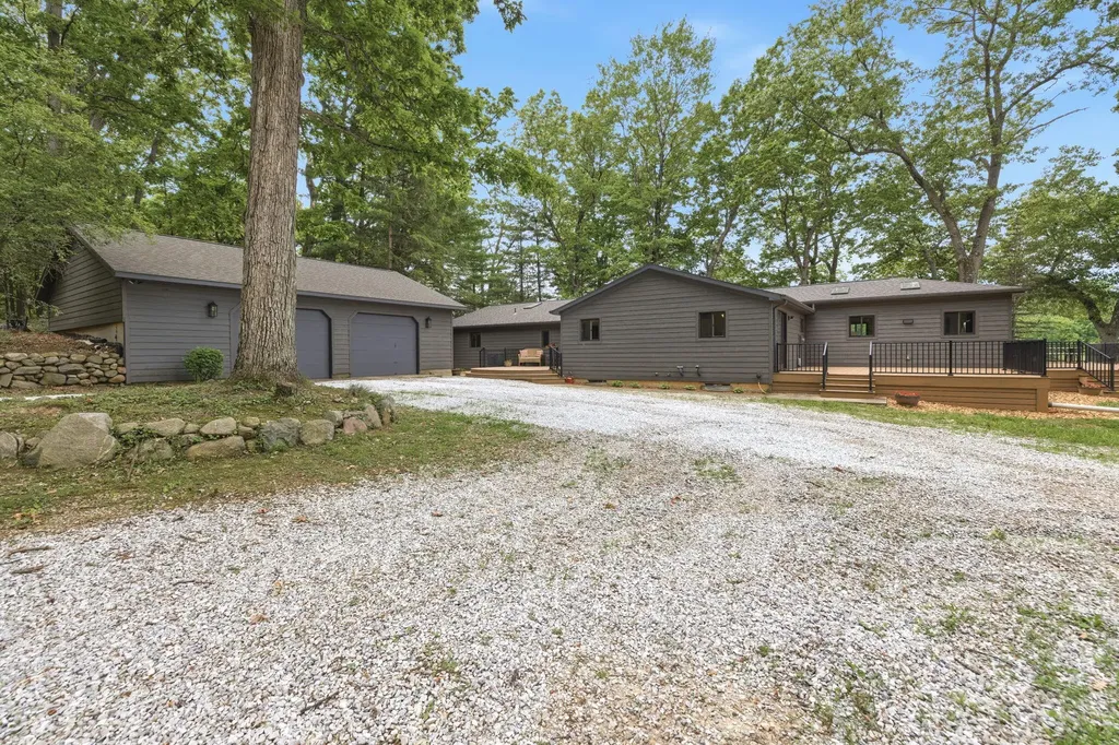 27661 Pine Lake Street Jefferson Township MI 49112