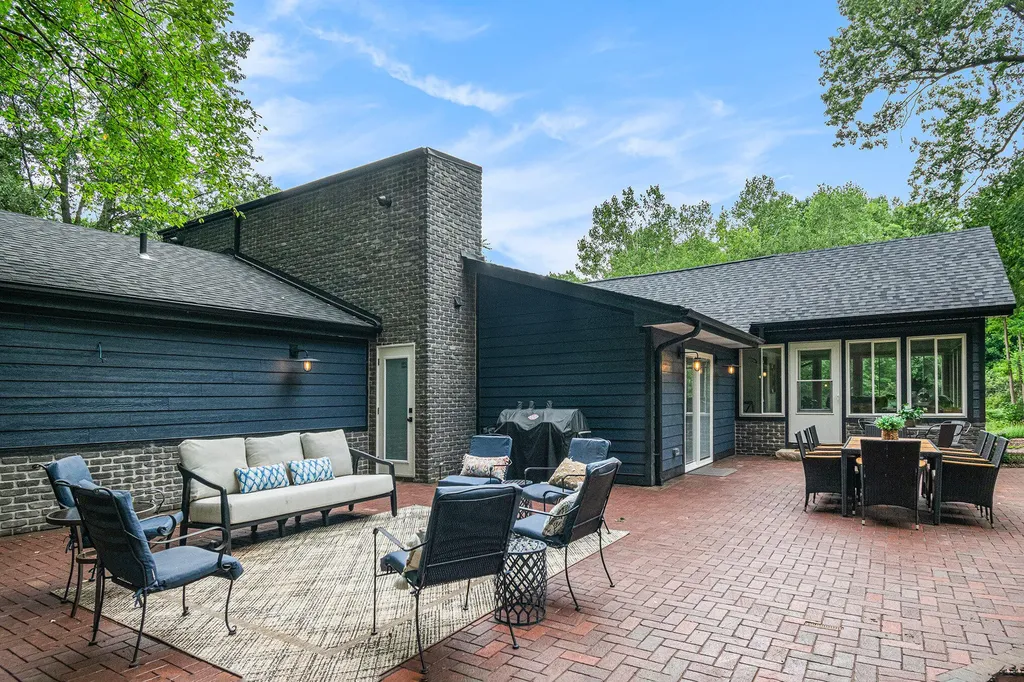 9325 Matthews Road Chikaming Township MI 49129