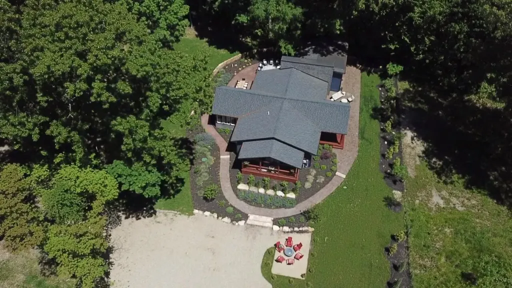 9325 Matthews Road Chikaming Township MI 49129