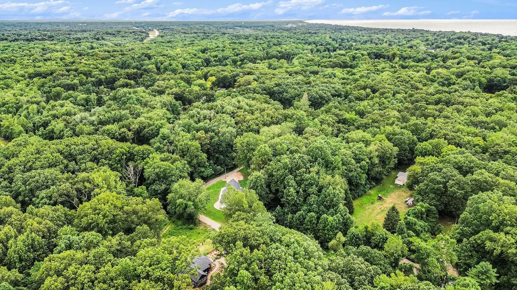 9325 Matthews Road Chikaming Township MI 49129