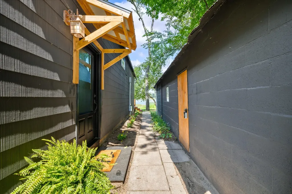 24948 Lake Shore Drive Wayne Township MI 49047