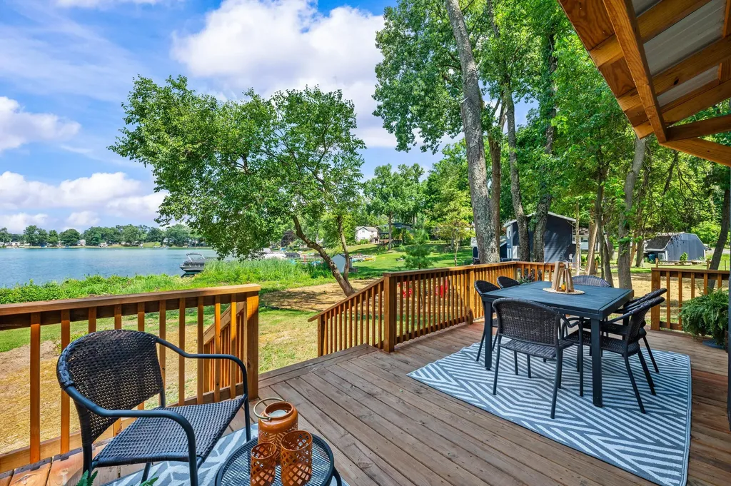 24948 Lake Shore Drive Wayne Township MI 49047