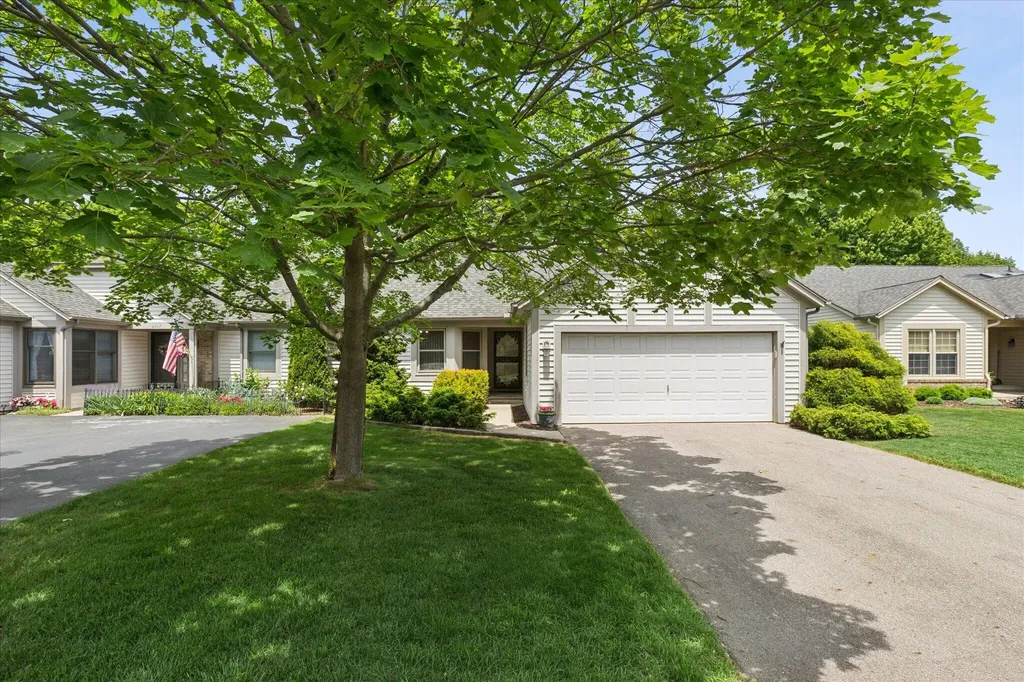 2443 Shoreham Highlands Street St. Joseph Charter Township MI 49085