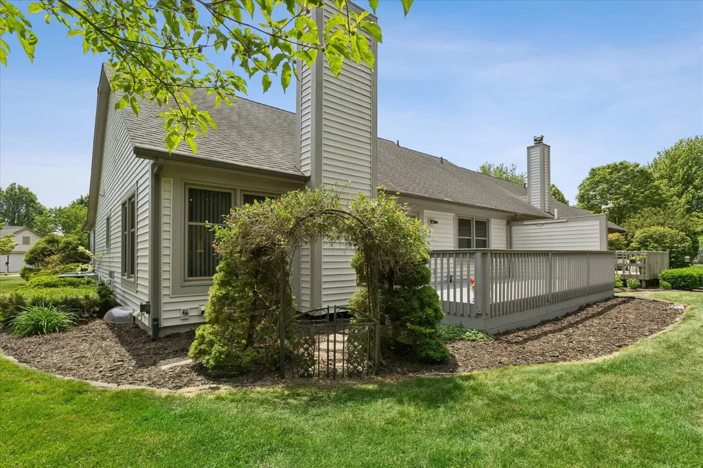 2443 Shoreham Highlands Street St. Joseph Charter Township MI 49085