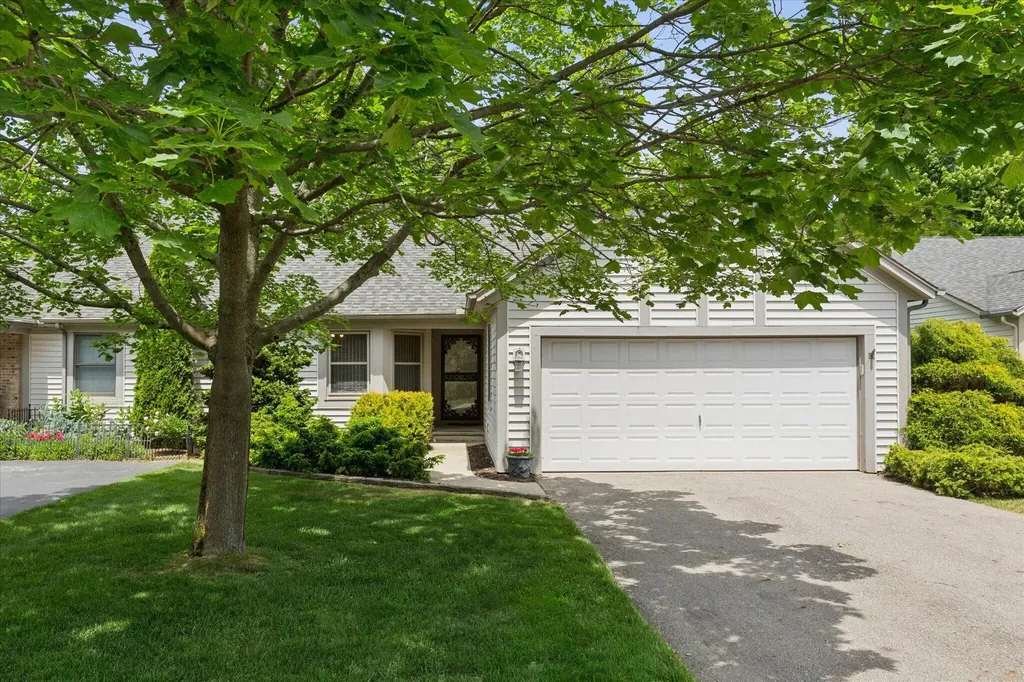 2443 Shoreham Highlands Street St. Joseph Charter Township MI 49085