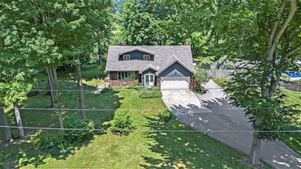 2569 Ridgewood Trail Oronoko Charter Township MI 49103