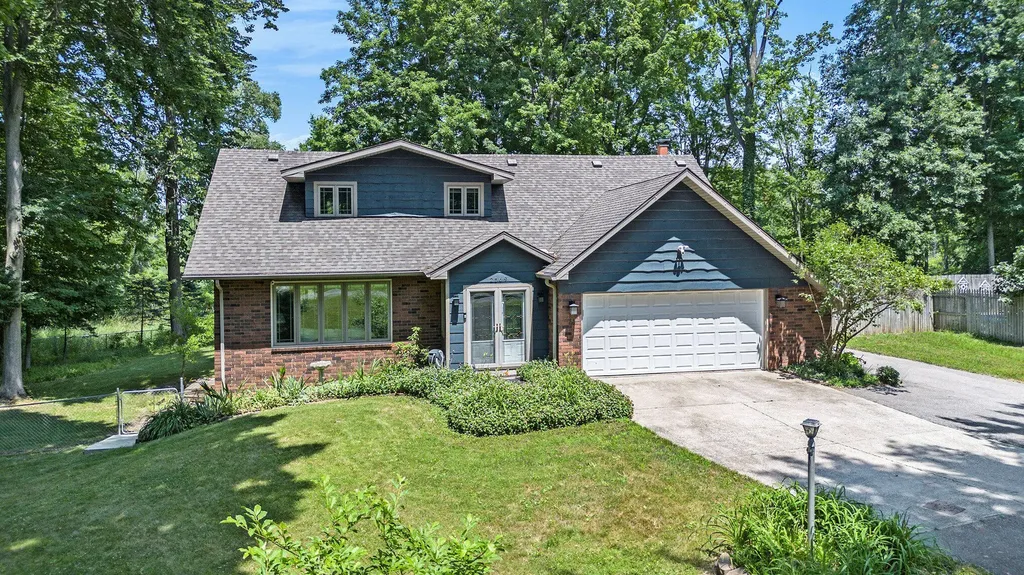 2569 Ridgewood Trail Oronoko Charter Township MI 49103