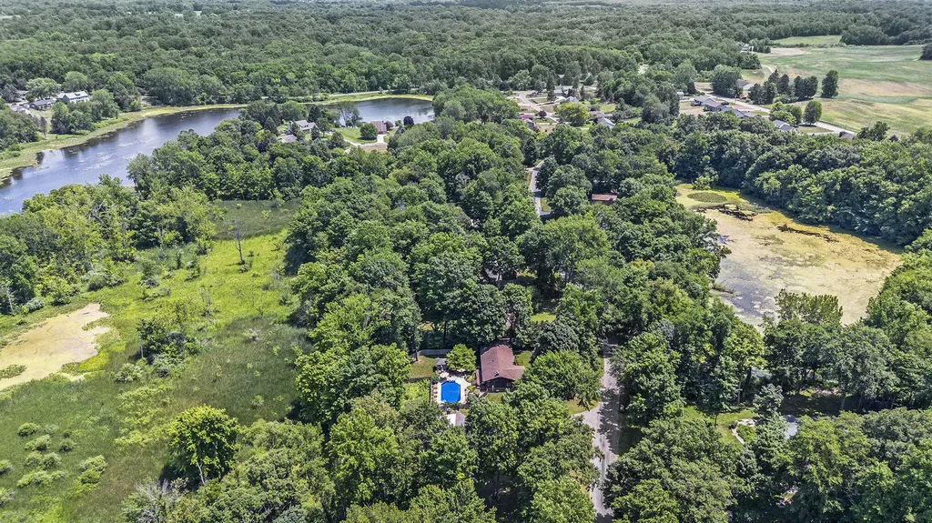2569 Ridgewood Trail Oronoko Charter Township MI 49103