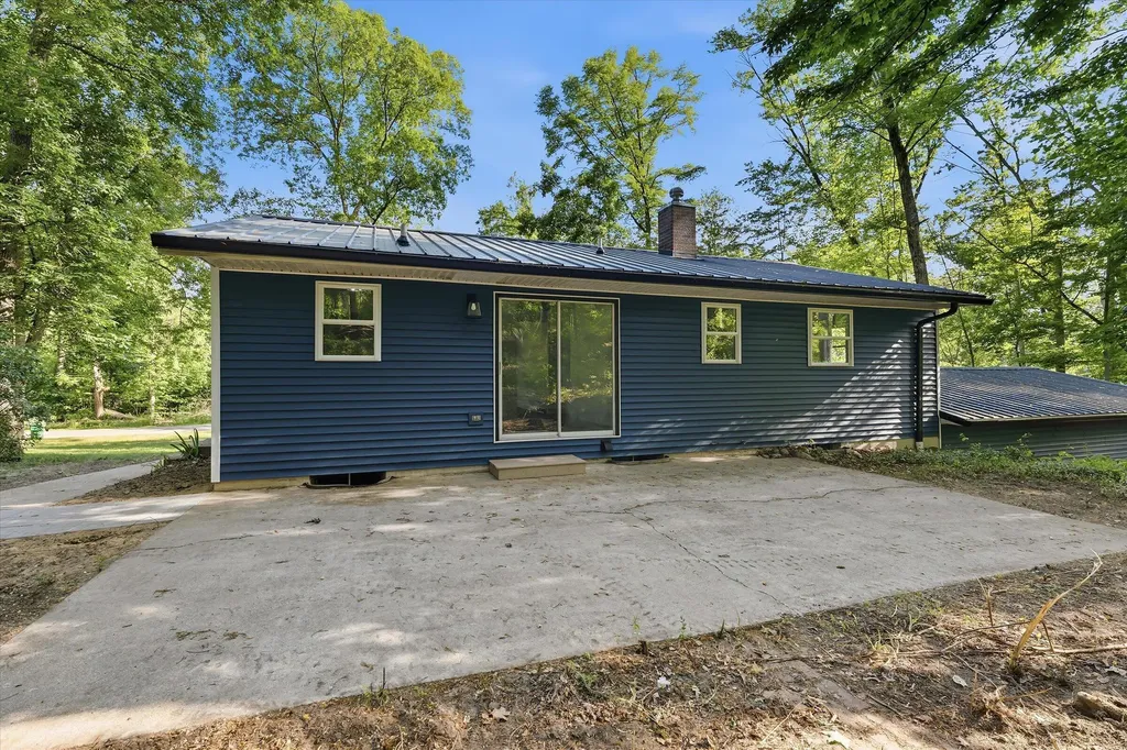 21638 Sandy Drive White Pigeon Township MI 49091