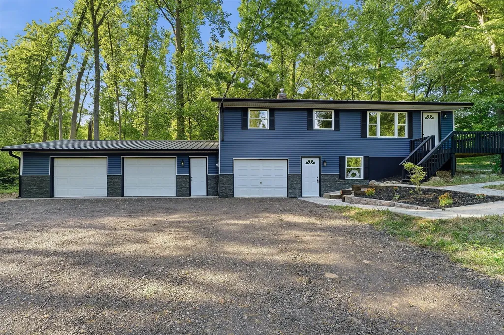 21638 Sandy Drive White Pigeon Township MI 49091