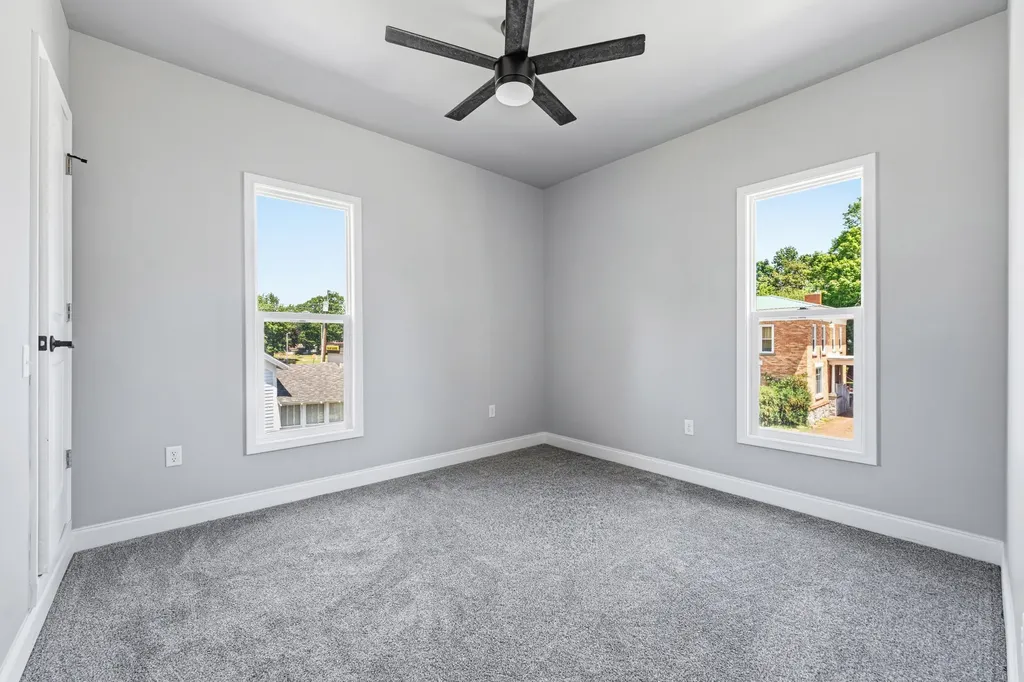 18 Franklin Street Hartford City MI 49057