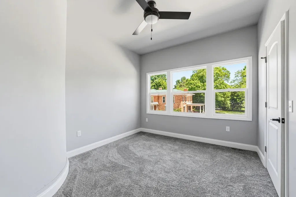 18 Franklin Street Hartford City MI 49057