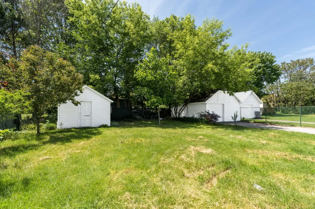 18 Franklin Street Hartford City MI 49057