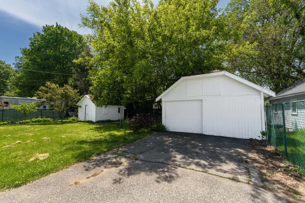 18 Franklin Street Hartford City MI 49057