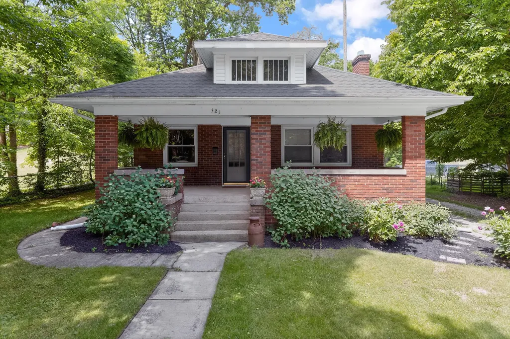 321 N Broadway Street Cassopolis Village MI 49031