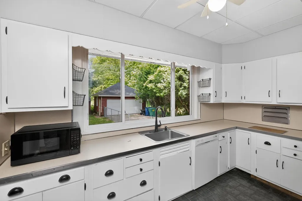 321 N Broadway Street Cassopolis Village MI 49031